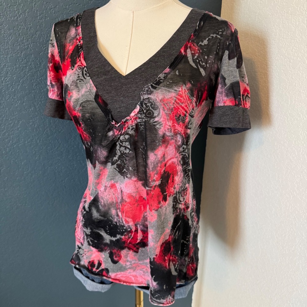 Y2K Grunge Fairycore LA Movers Abstract V-Neck Top Medium Pink Black